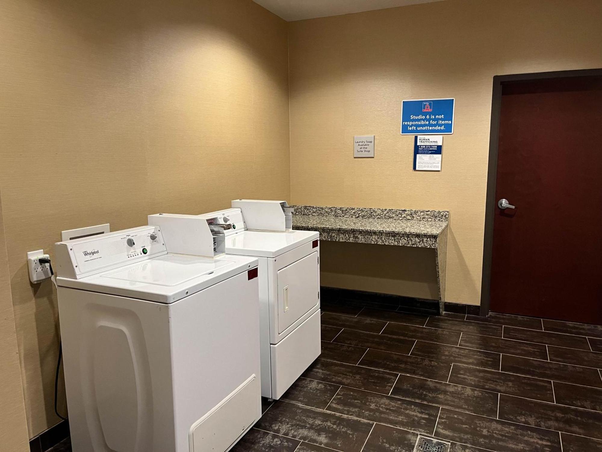 Quality Inn & Suites Pearsall Eksteriør billede