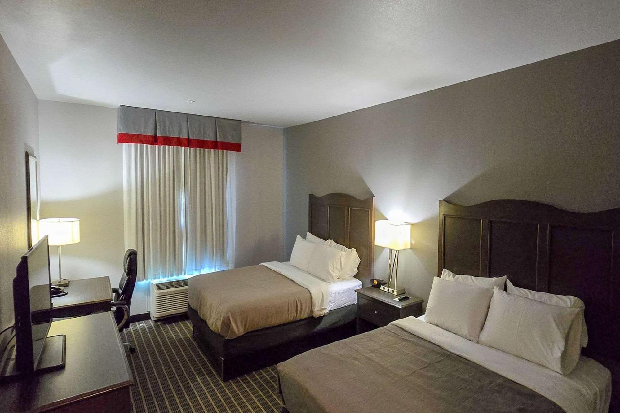 Quality Inn & Suites Pearsall Eksteriør billede
