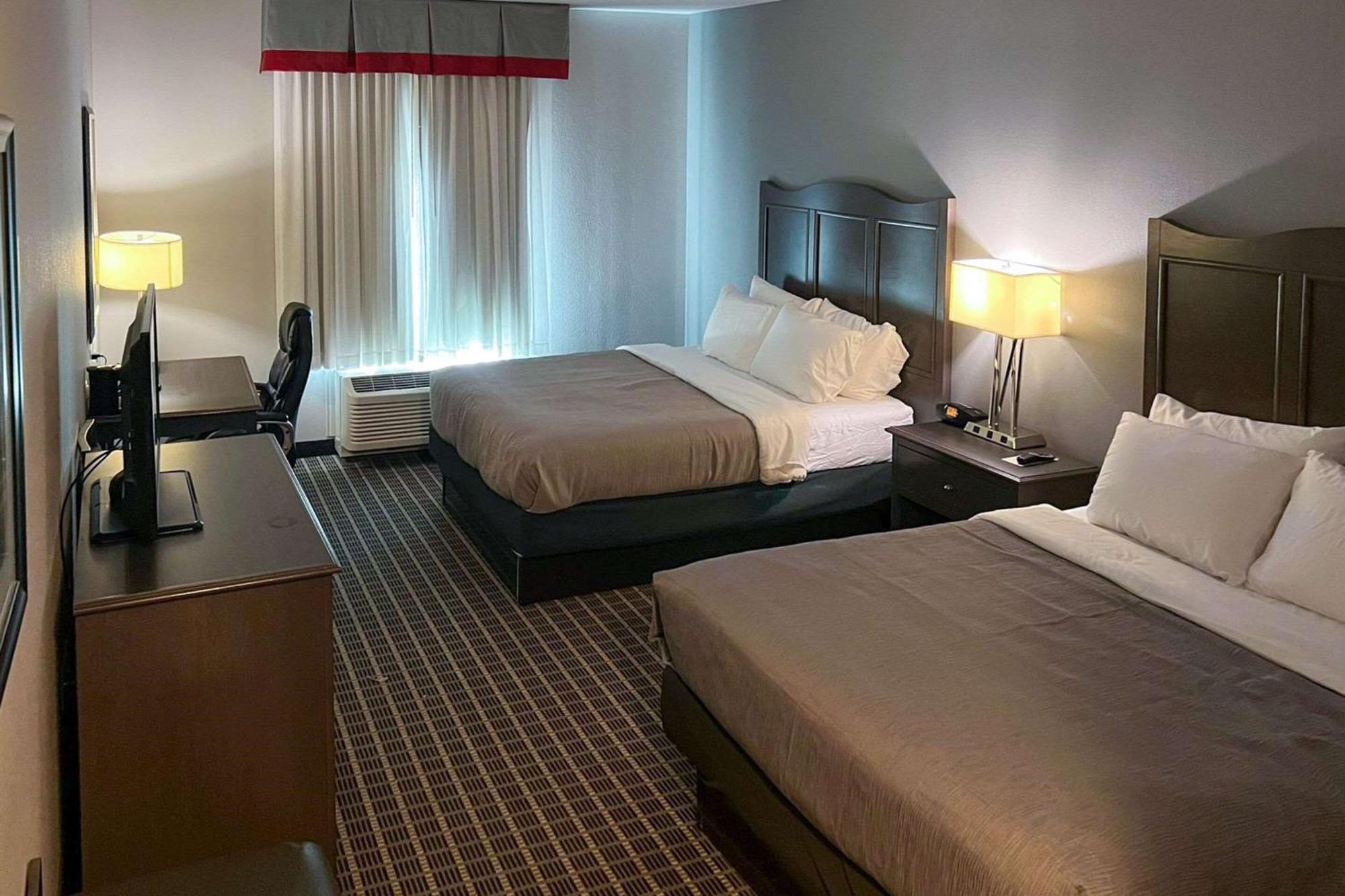 Quality Inn & Suites Pearsall Eksteriør billede