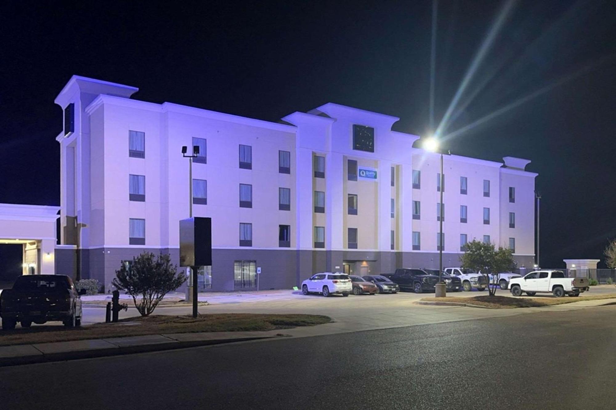 Quality Inn & Suites Pearsall Eksteriør billede