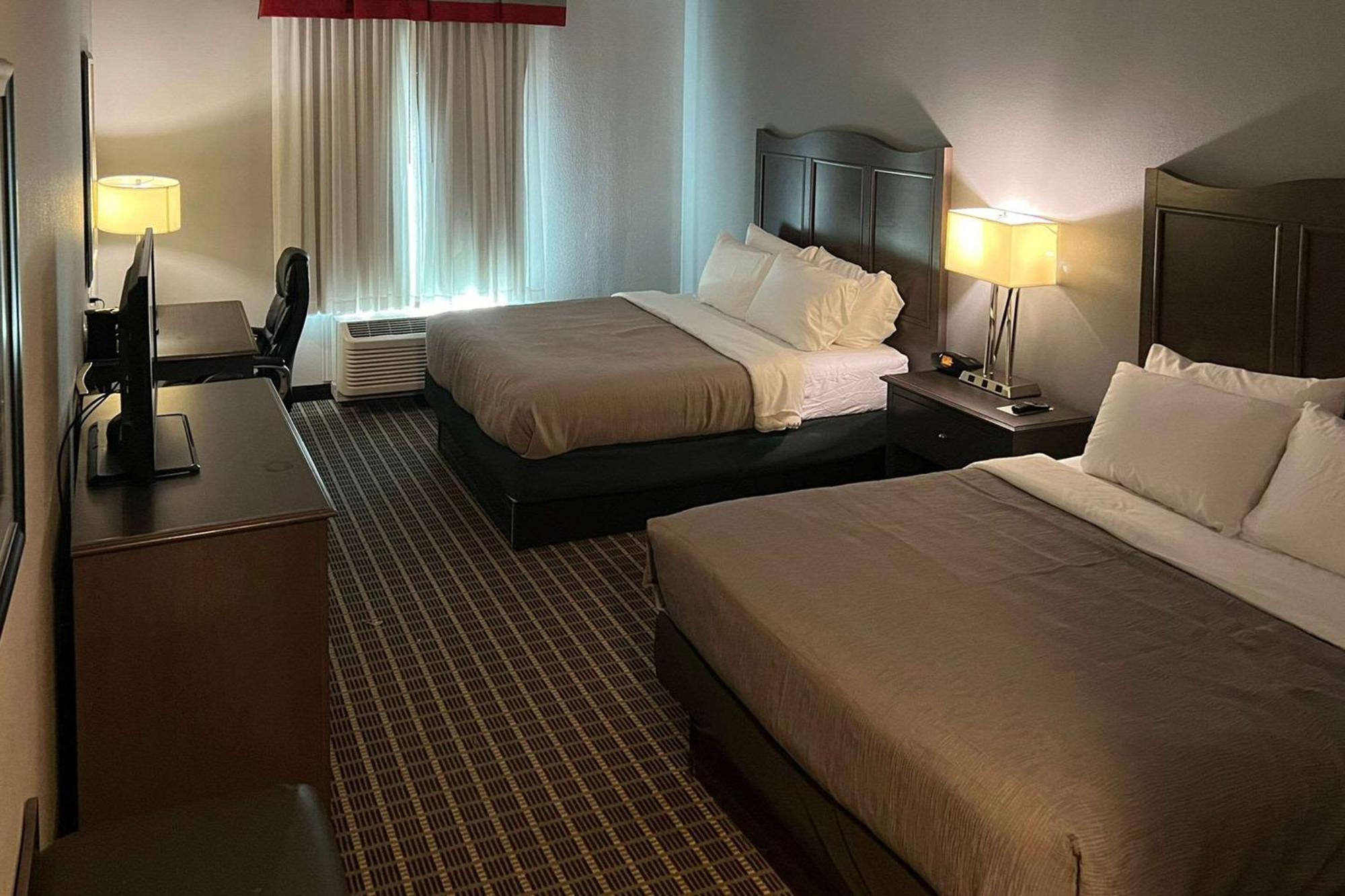 Quality Inn & Suites Pearsall Eksteriør billede